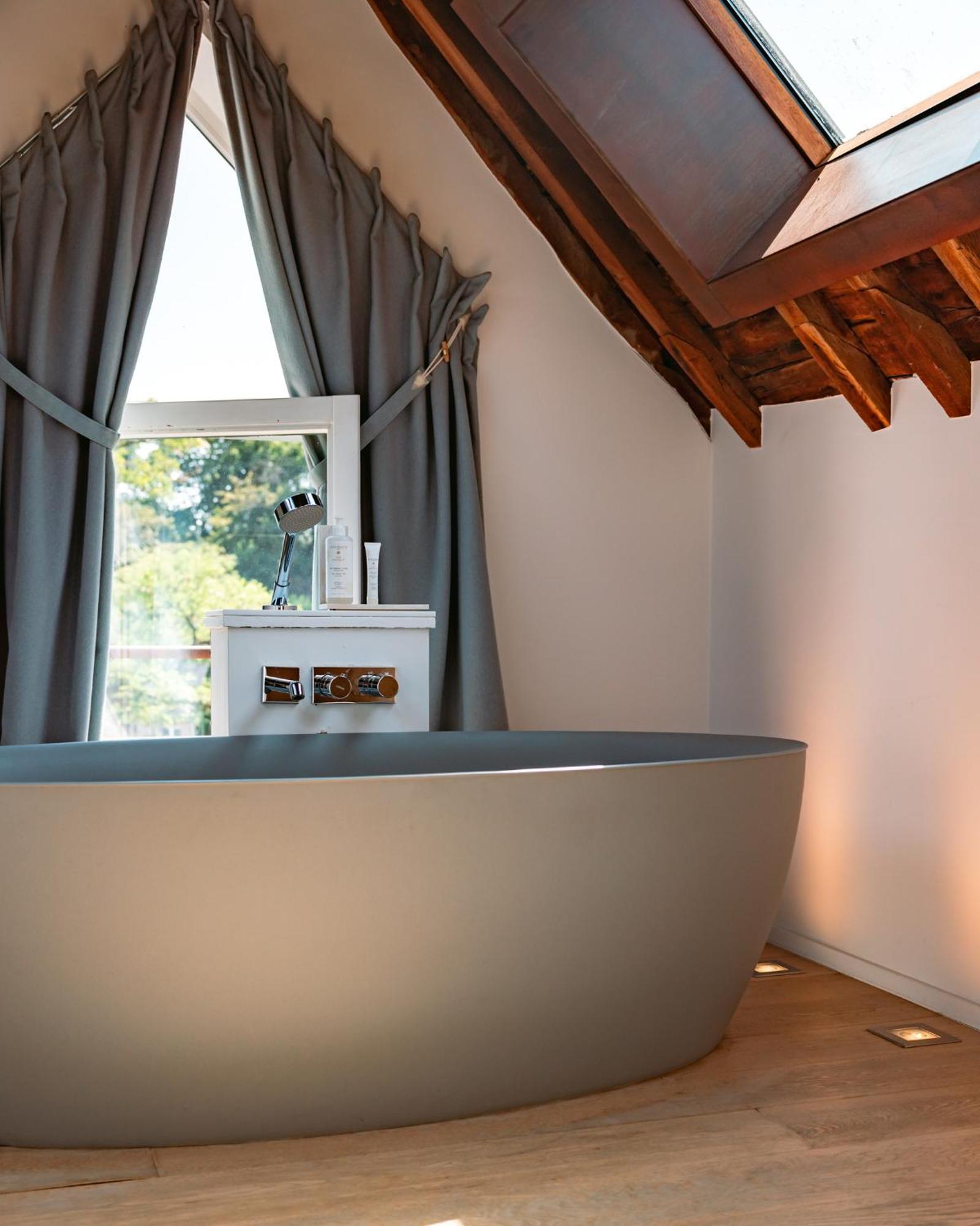 Ne5T Hotel & Spa Namur Bagian luar foto