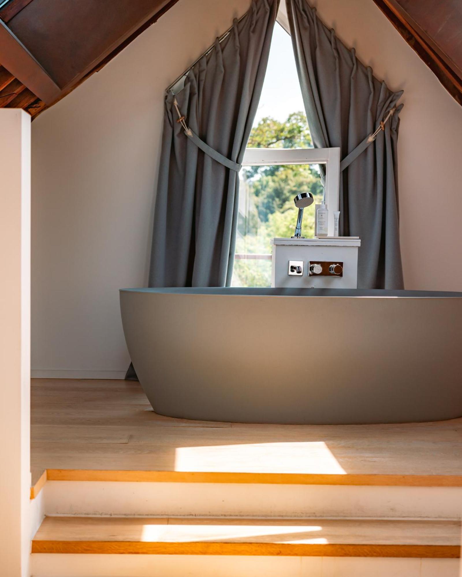 Ne5T Hotel & Spa Namur Bagian luar foto